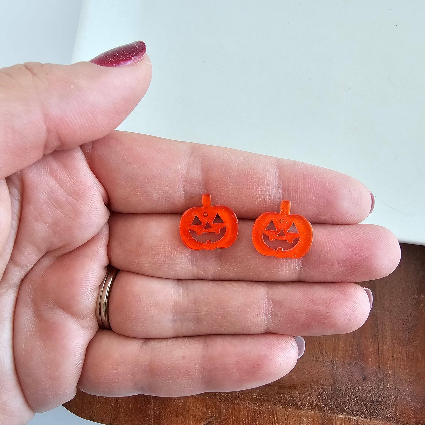 Jack O' Lantern Pumpkin Studs - Orange Glitter // Halloween Earrings