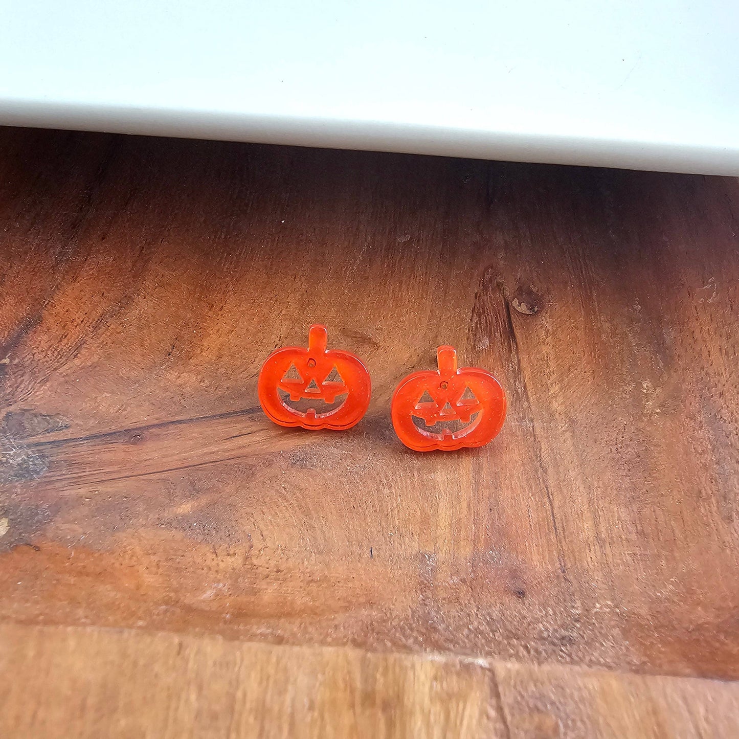 Jack O' Lantern Pumpkin Studs - Orange Glitter // Halloween Earrings