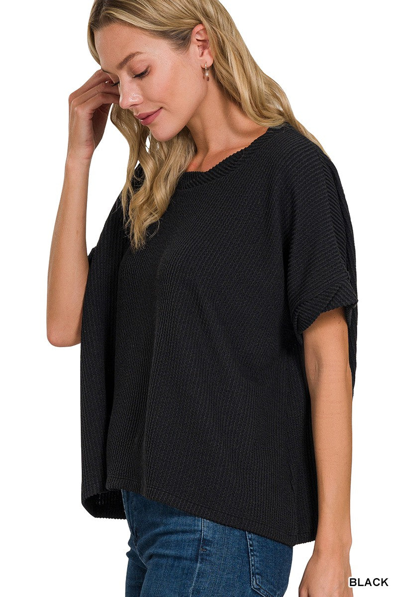 TEXTURED LINE SHORT TWISTED SLEEVE TOP